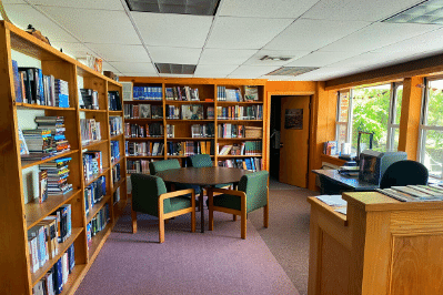 knihovňa na strednej škole